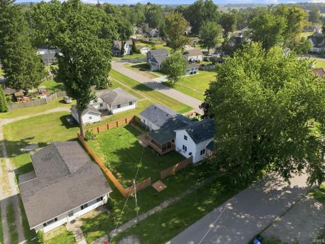 107 E Sunset Drive Bourbon IN 46504