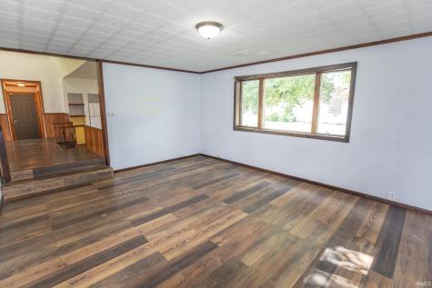 107 E Sunset Drive Bourbon IN 46504
