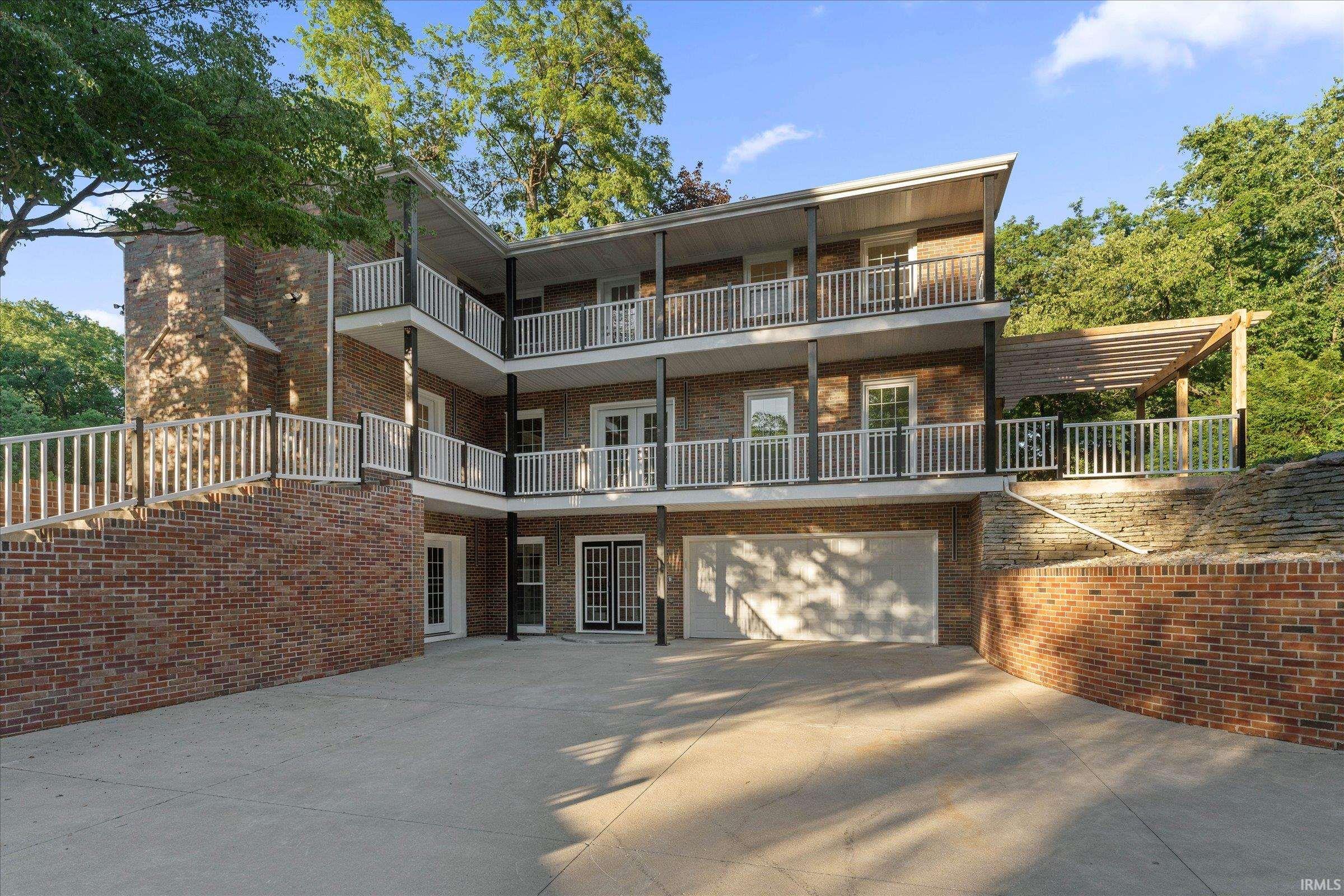 3002 Robinhood Lane South Bend IN 46614