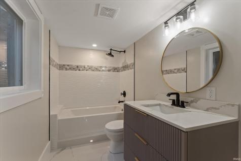 3002 Robinhood Lane South Bend IN 46614