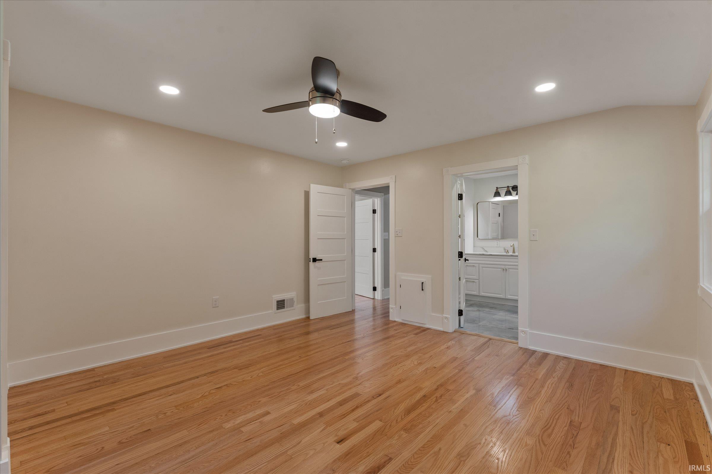 3002 Robinhood Lane South Bend IN 46614