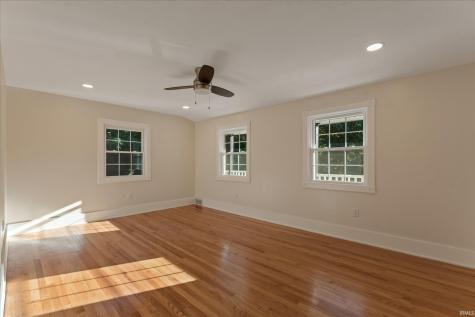 3002 Robinhood Lane South Bend IN 46614