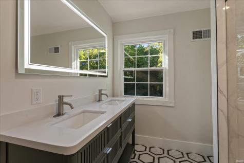 3002 Robinhood Lane South Bend IN 46614