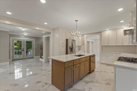 3002 Robinhood Lane South Bend IN 46614