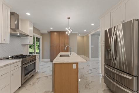 3002 Robinhood Lane South Bend IN 46614