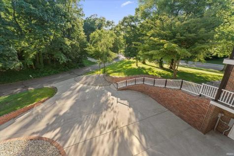 3002 Robinhood Lane South Bend IN 46614