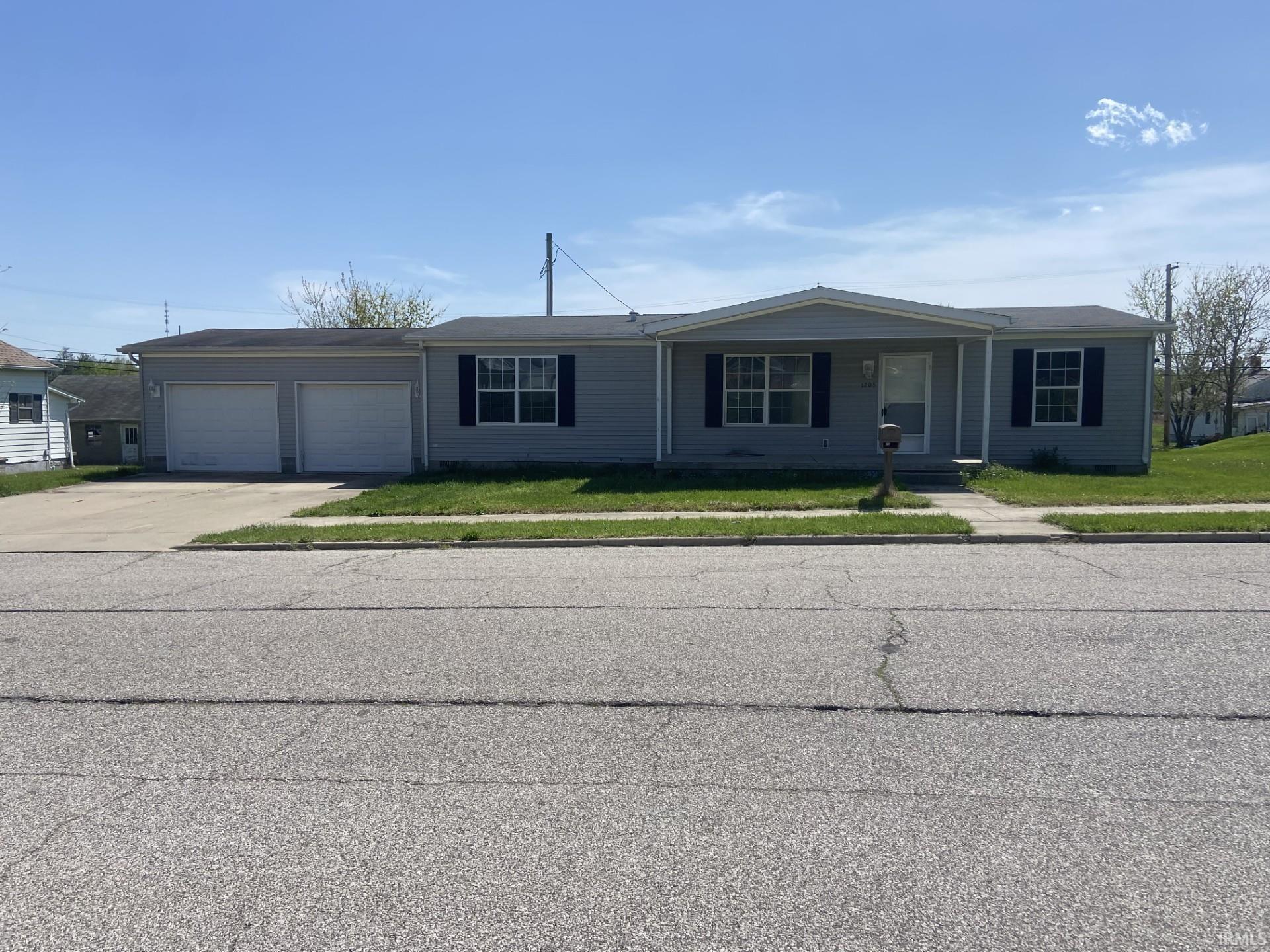 1205 & 1207 W Walnut Street Washington IN 47501