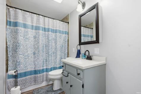 302 Hickory Grove Road Hartford City IN 47348