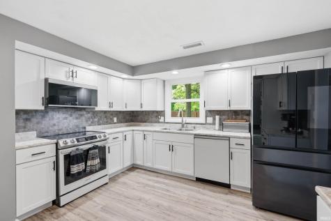 302 Hickory Grove Road Hartford City IN 47348