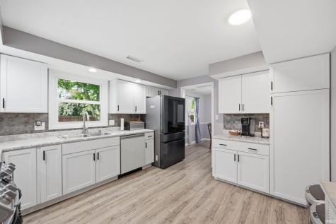 302 Hickory Grove Road Hartford City IN 47348