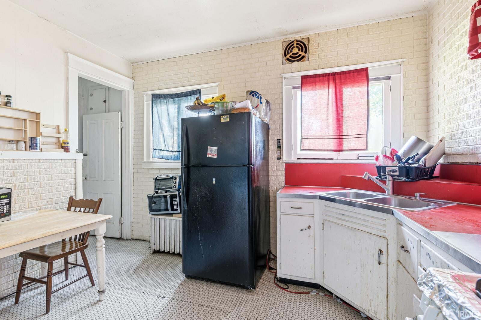 323 S 6th Street Goshen IN 46528