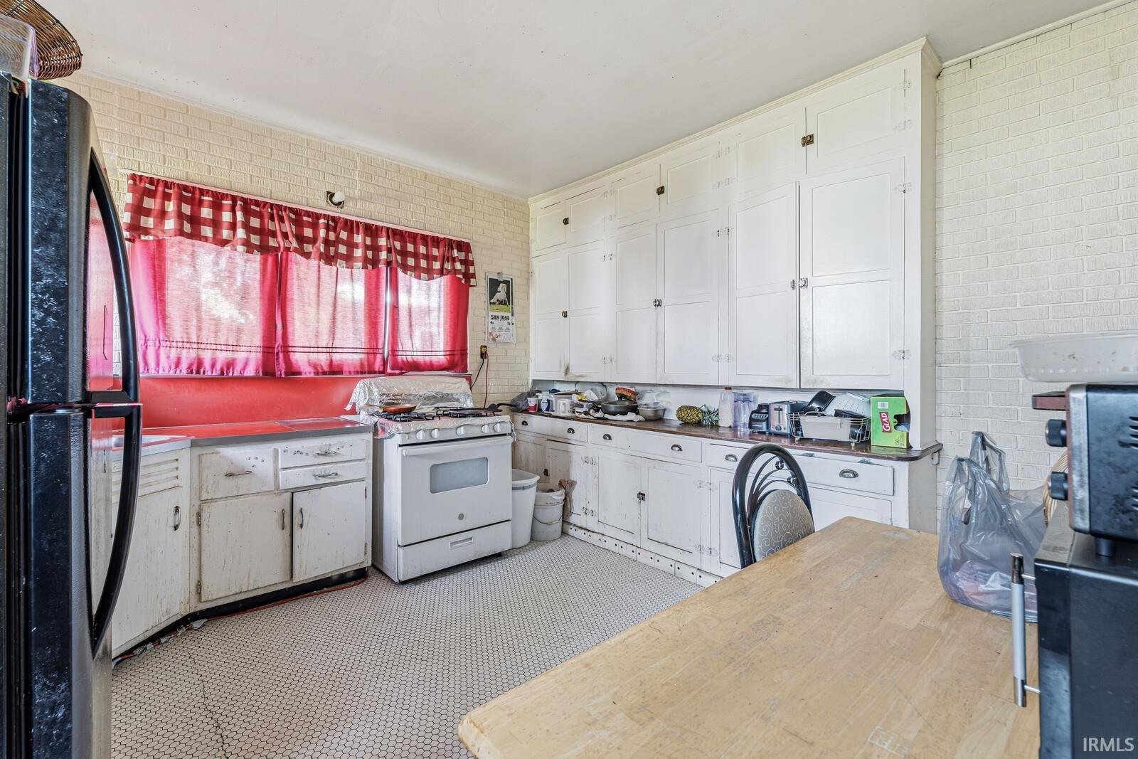 323 S 6th Street Goshen IN 46528