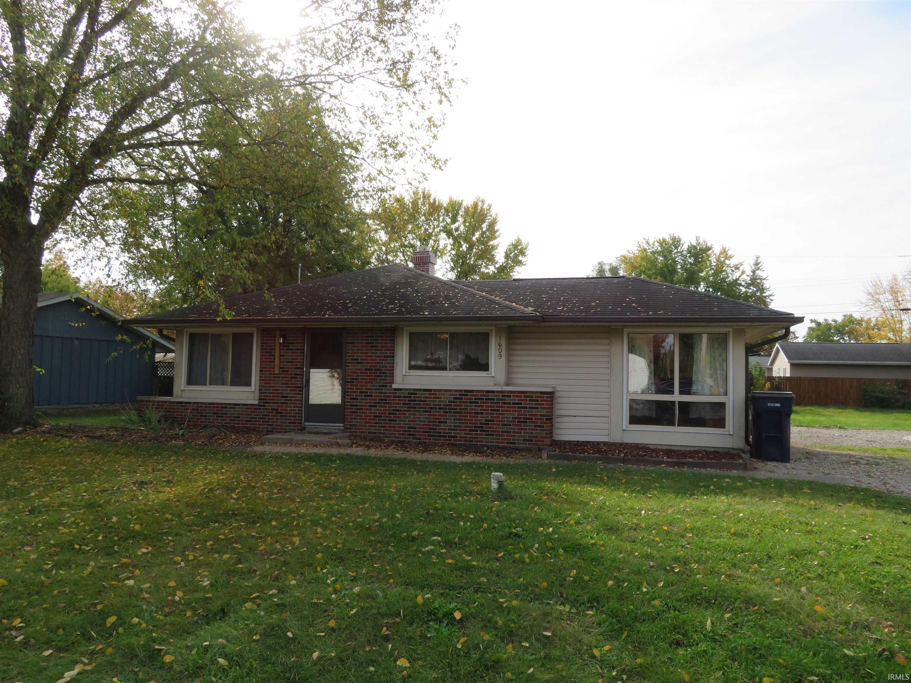 1609 Green Hill Drive Warsaw IN 46580