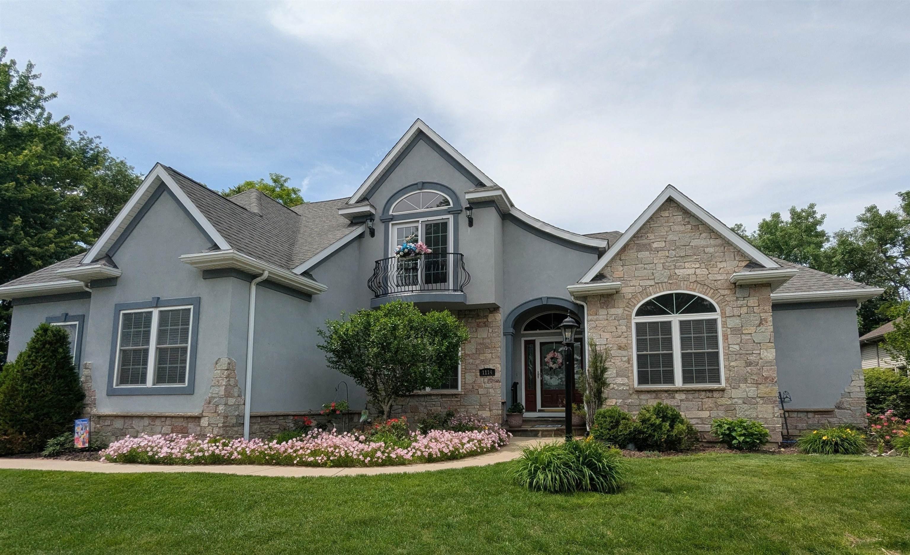 1114 Gleneagle Drive Mishawaka IN 46545