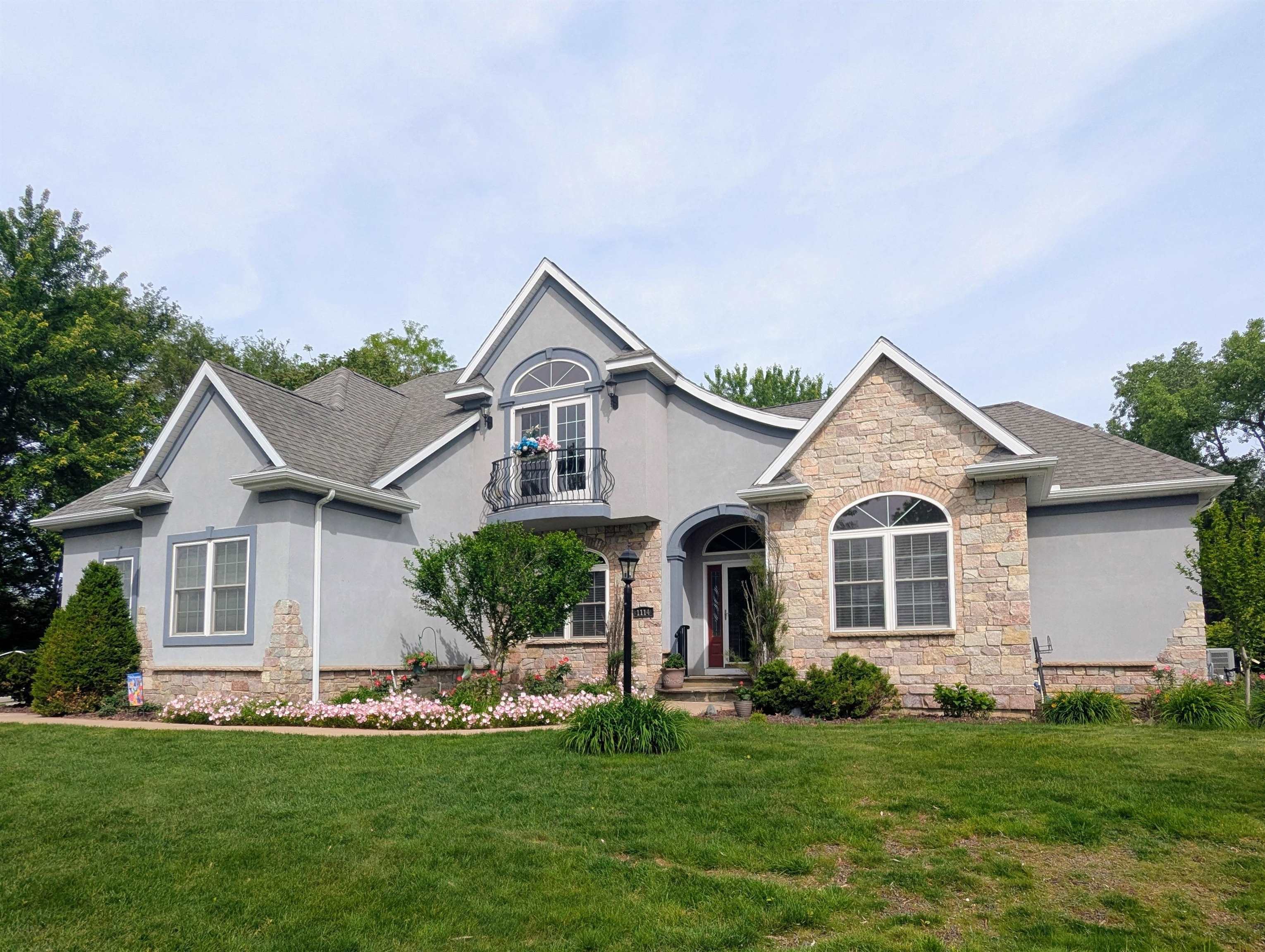 1114 Gleneagle Drive Mishawaka IN 46545