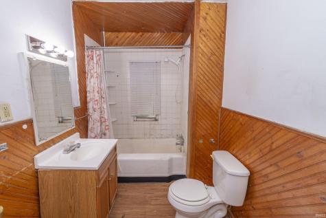 1104 Woodward Avenue South Bend IN 46616