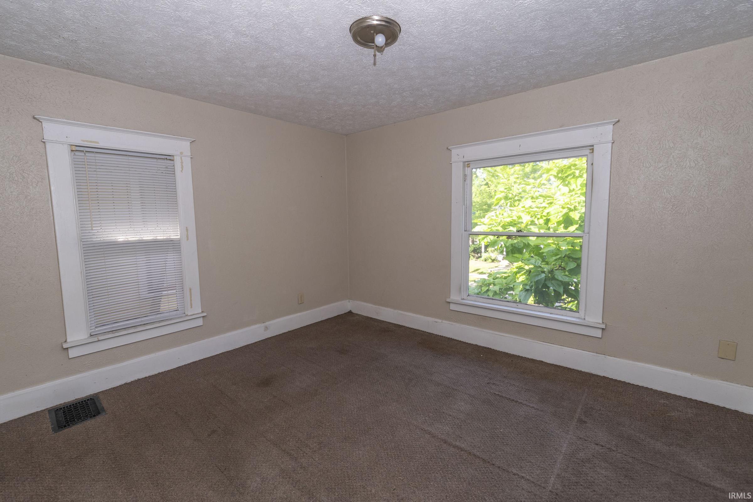 1104 Woodward Avenue South Bend IN 46616