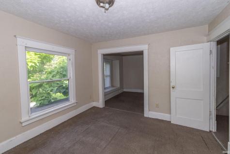 1104 Woodward Avenue South Bend IN 46616