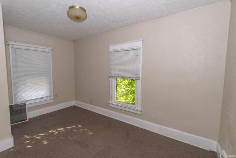 1104 Woodward Avenue South Bend IN 46616