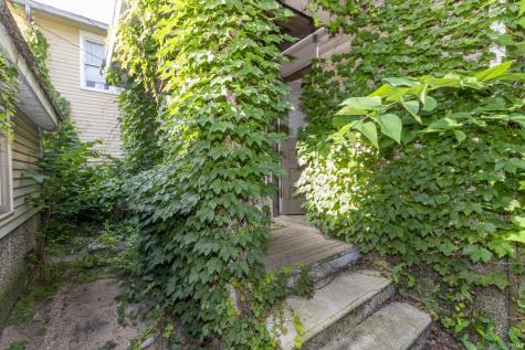 1104 Woodward Avenue South Bend IN 46616