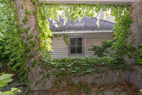 1104 Woodward Avenue South Bend IN 46616
