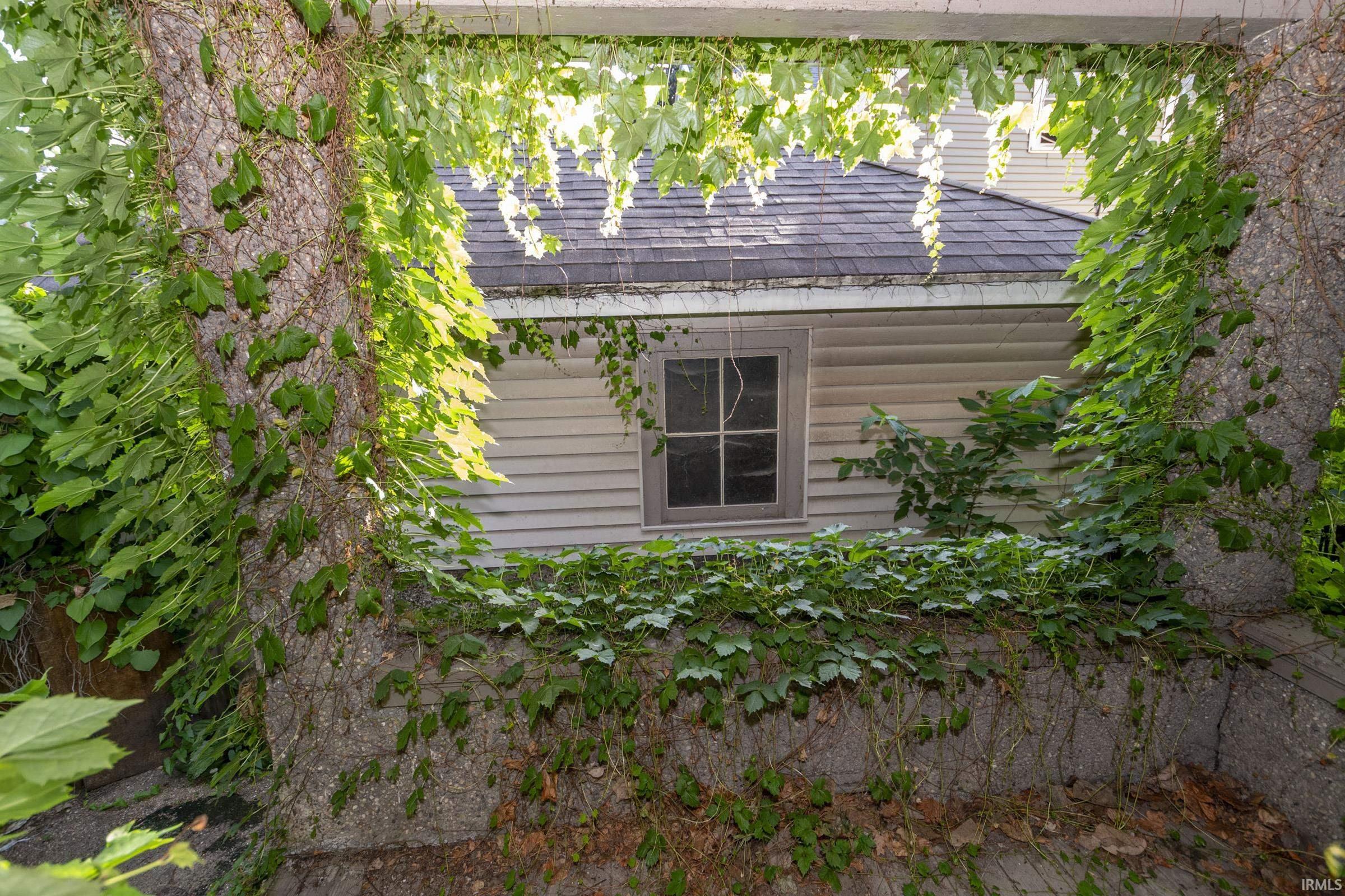 1104 Woodward Avenue South Bend IN 46616