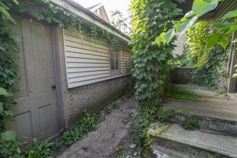 1104 Woodward Avenue South Bend IN 46616