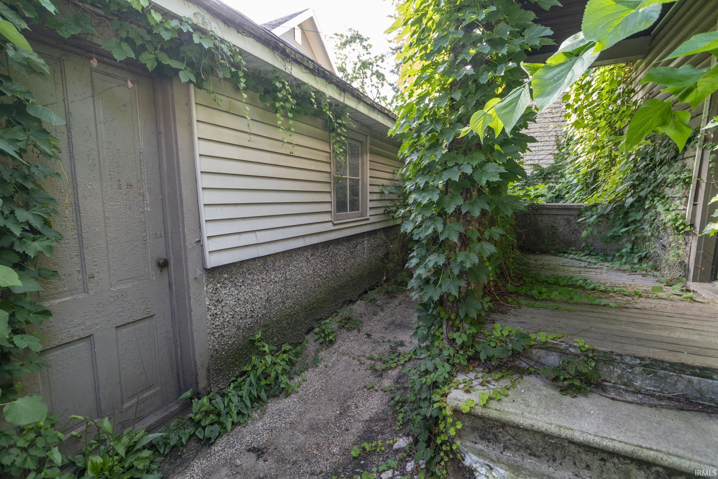 1104 Woodward Avenue South Bend IN 46616