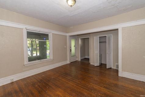 1104 Woodward Avenue South Bend IN 46616