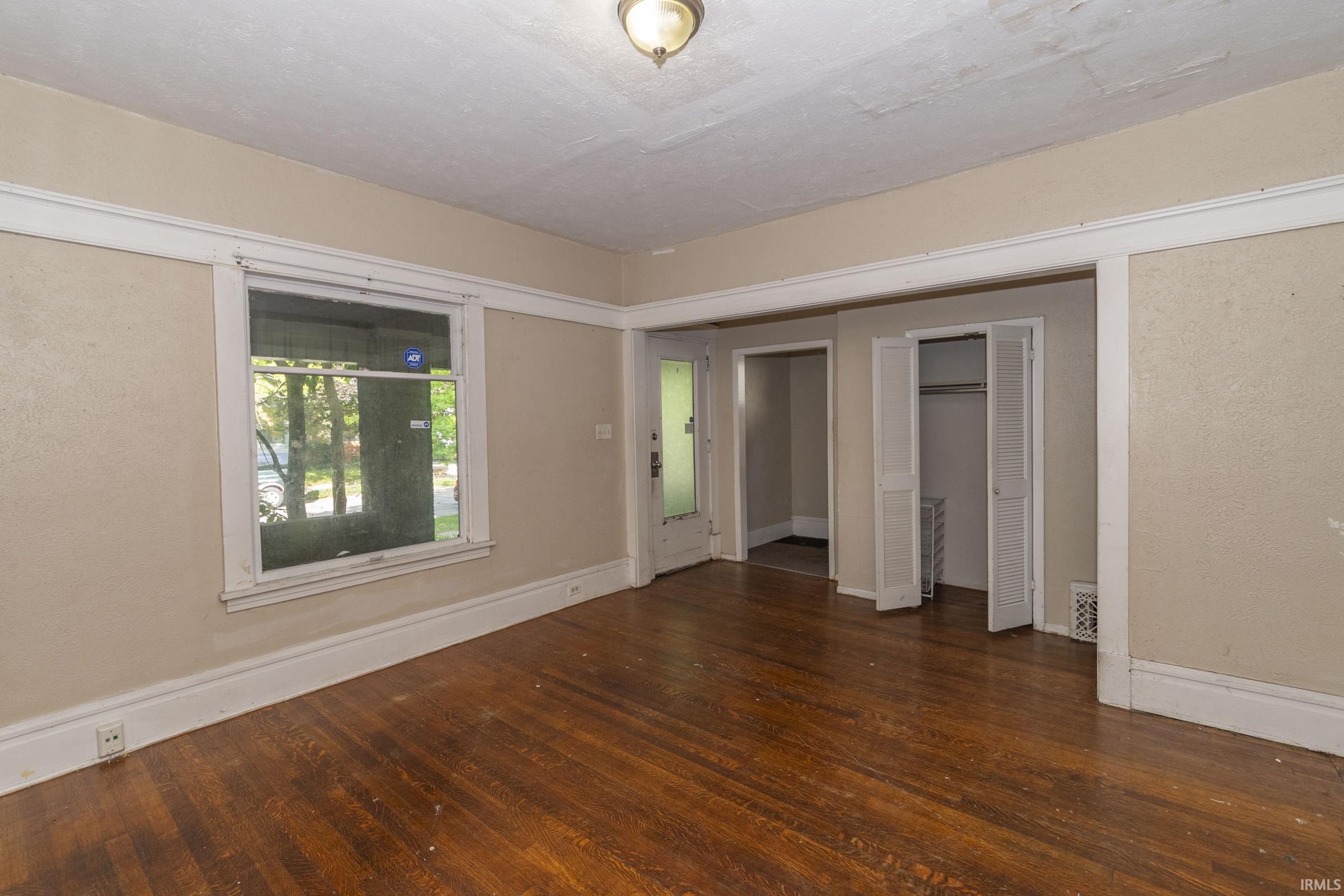 1104 Woodward Avenue South Bend IN 46616