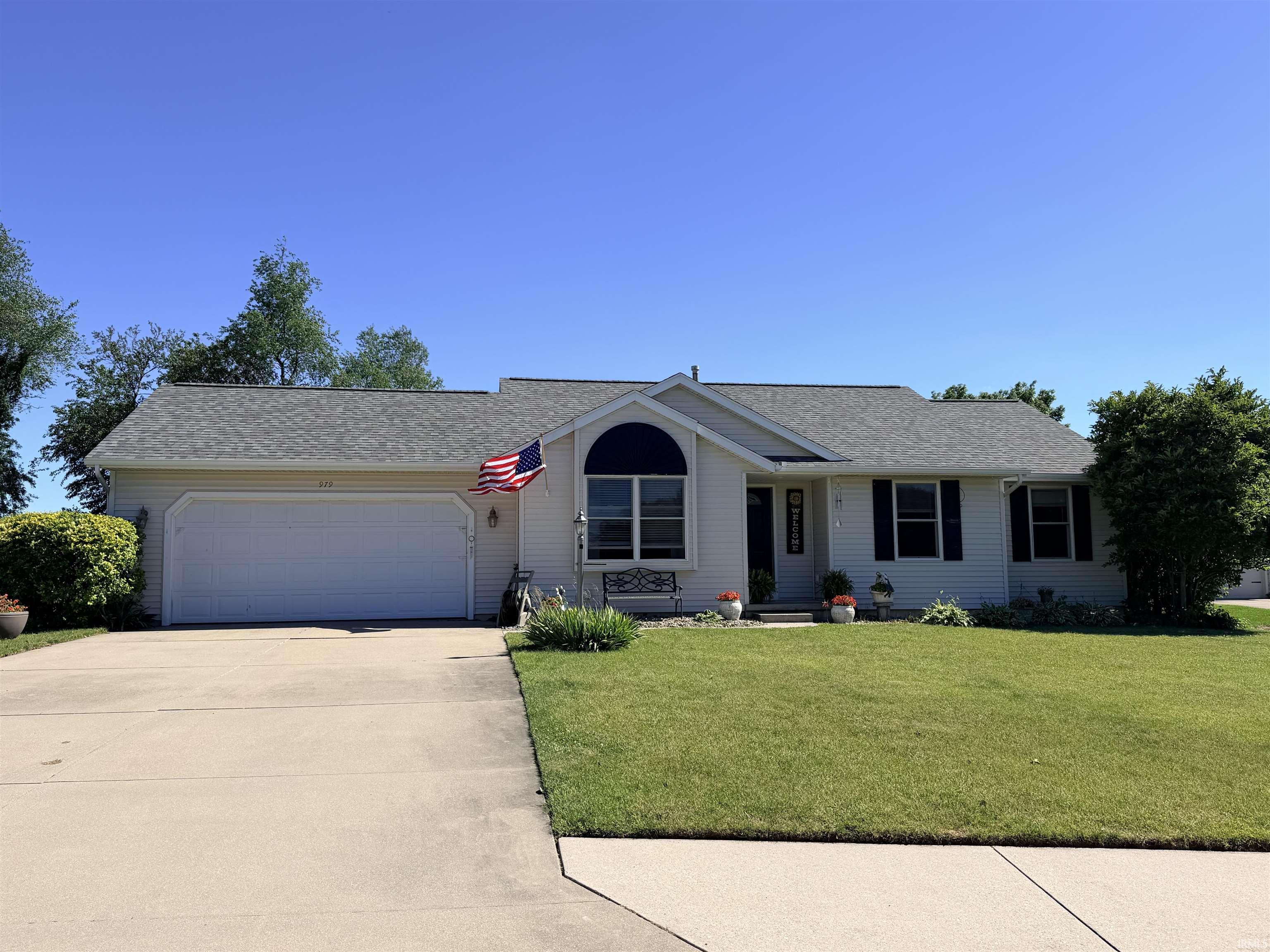 979 Highfield Court Middlebury IN 46540