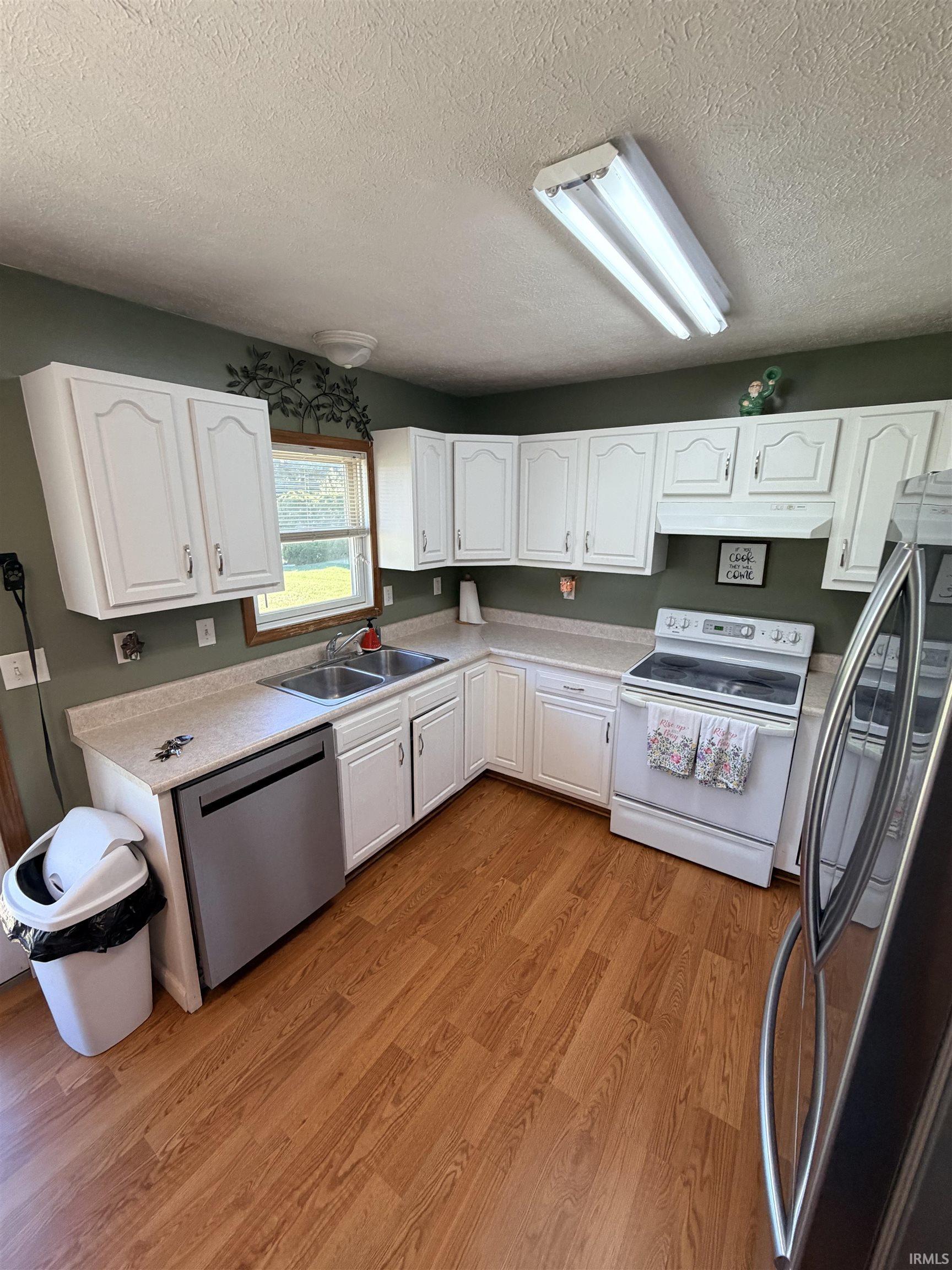 979 Highfield Court Middlebury IN 46540