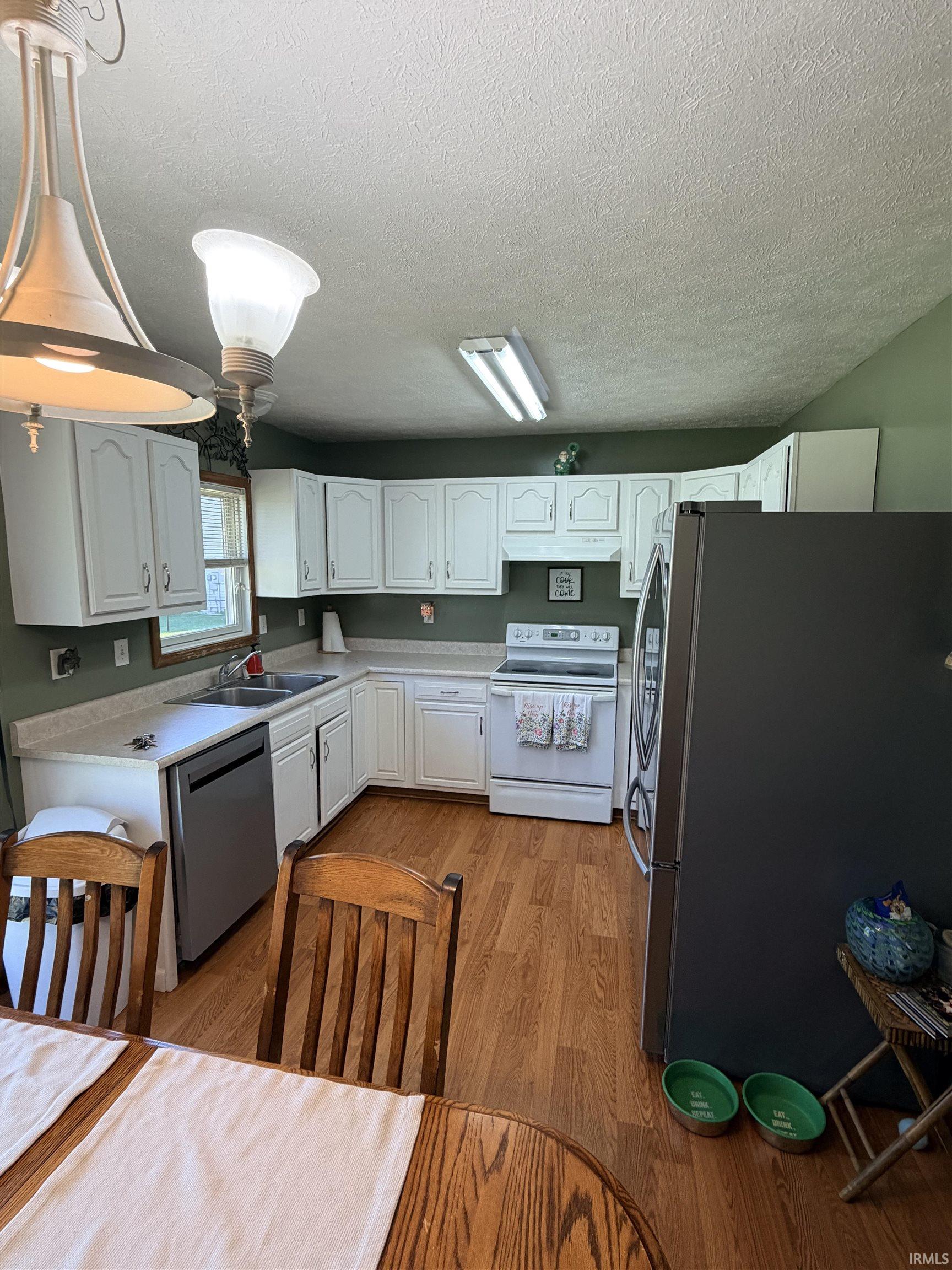 979 Highfield Court Middlebury IN 46540