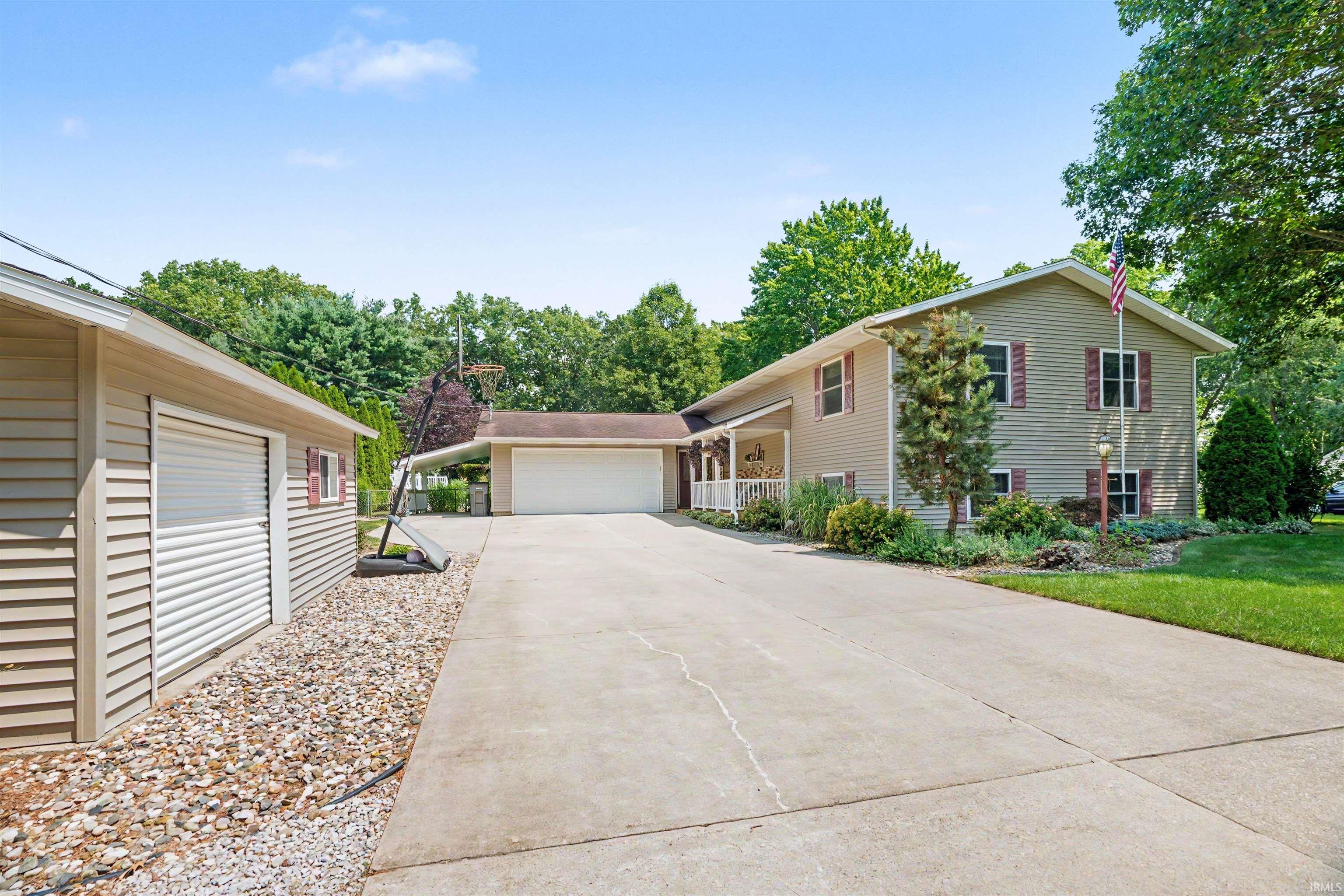 52824 County Road 15 Elkhart IN 46514