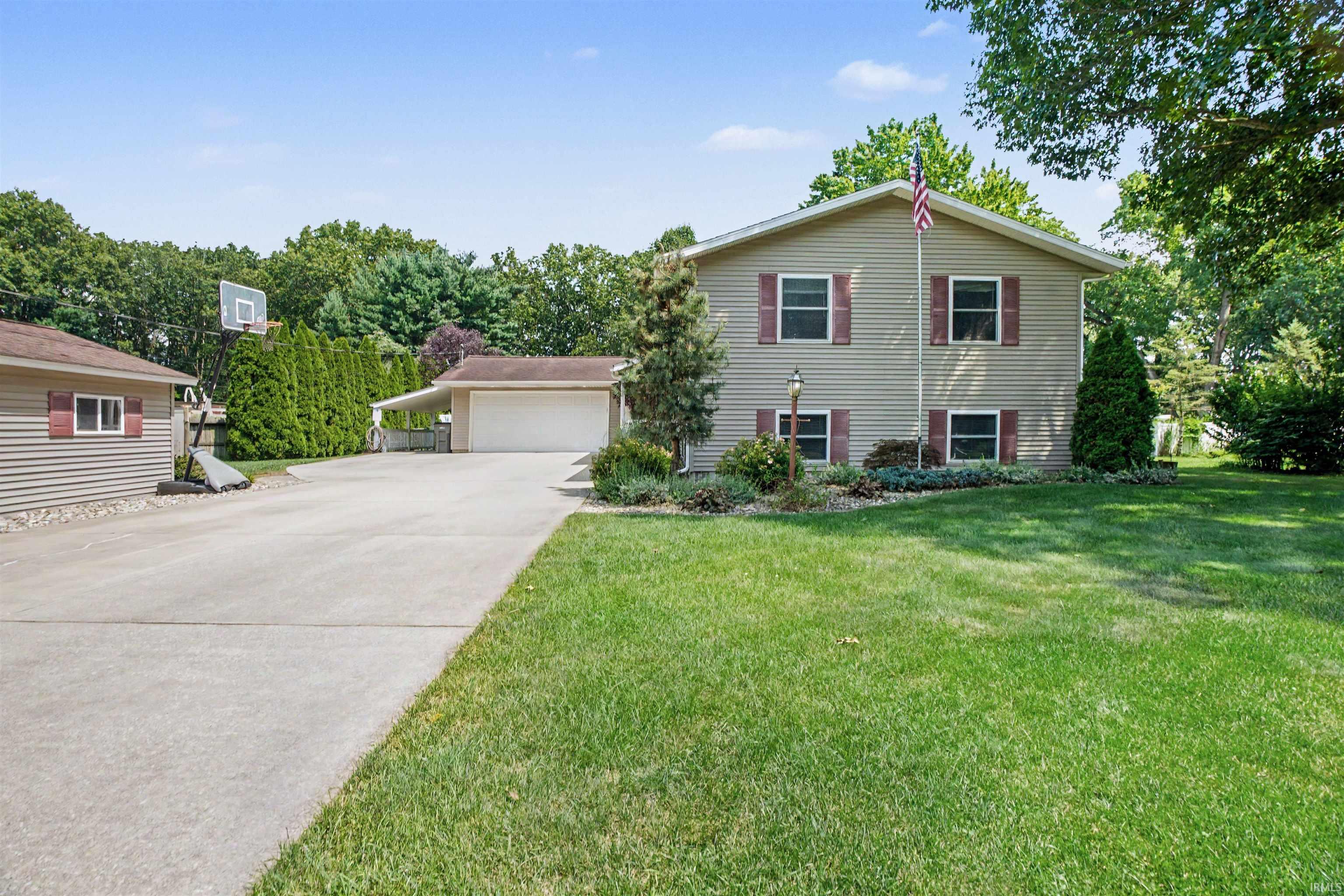 52824 County Road 15 Elkhart IN 46514