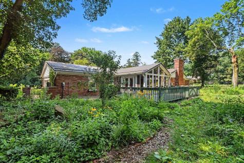 52770 Brooktrails Drive South Bend IN 46637