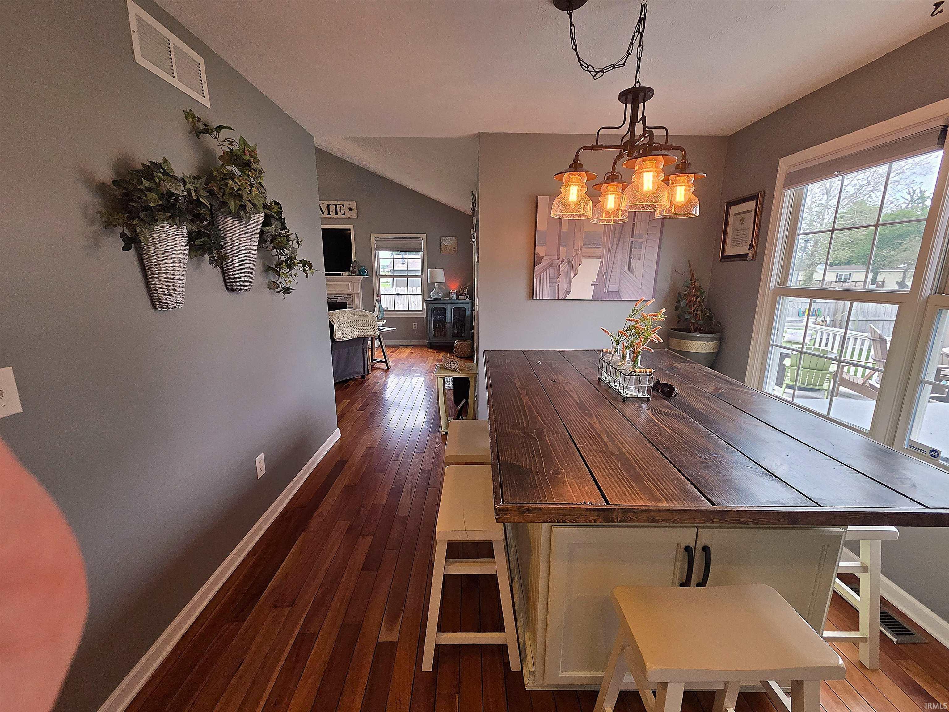 4084 W Shore Drive Bremen IN 46506