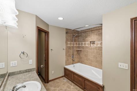 2210 Springmill Road Fort Wayne IN 46845