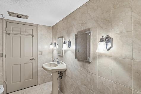 2210 Springmill Road Fort Wayne IN 46845