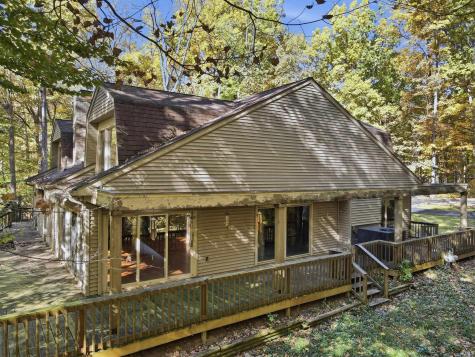 2210 Springmill Road Fort Wayne IN 46845