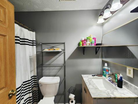 0707 S Oakwood Drive Cromwell IN 46732
