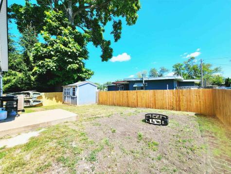 0707 S Oakwood Drive Cromwell IN 46732