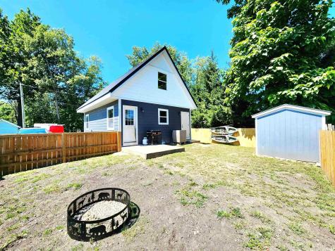 0707 S Oakwood Drive Cromwell IN 46732