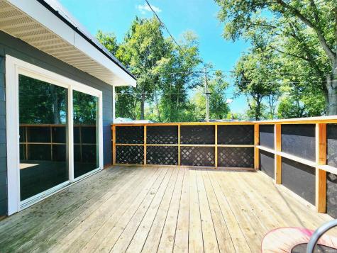 0707 S Oakwood Drive Cromwell IN 46732