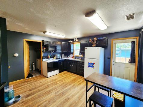 0707 S Oakwood Drive Cromwell IN 46732