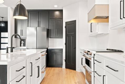 576 Sandringham Pass Fort Wayne IN 46845