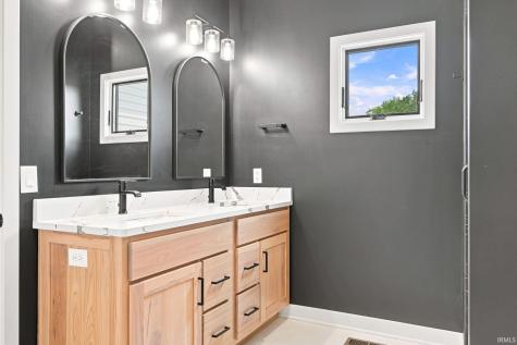 576 Sandringham Pass Fort Wayne IN 46845