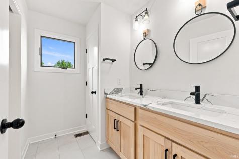576 Sandringham Pass Fort Wayne IN 46845