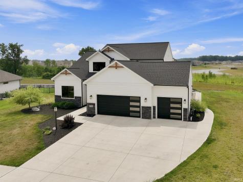 576 Sandringham Pass Fort Wayne IN 46845