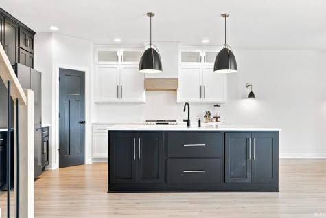 576 Sandringham Pass Fort Wayne IN 46845